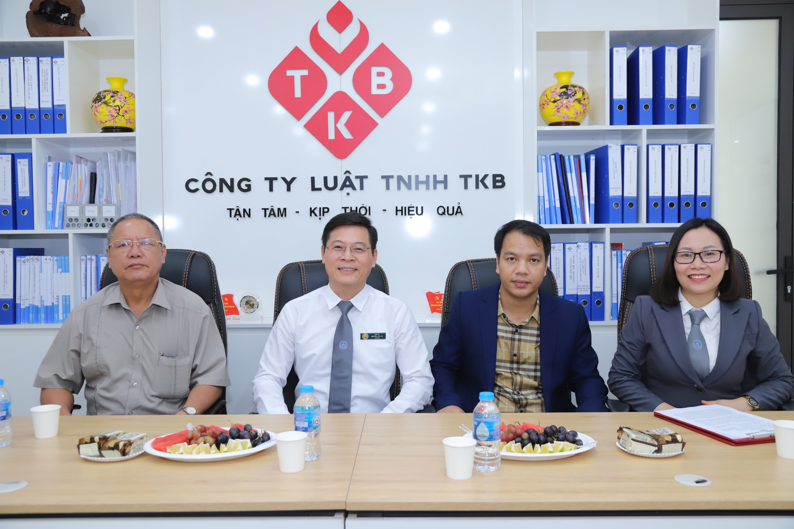 CHÀO MỪNG NGÀY TRUYỀN THỐNG LUẬT SƯ VIỆT NAM 10/10